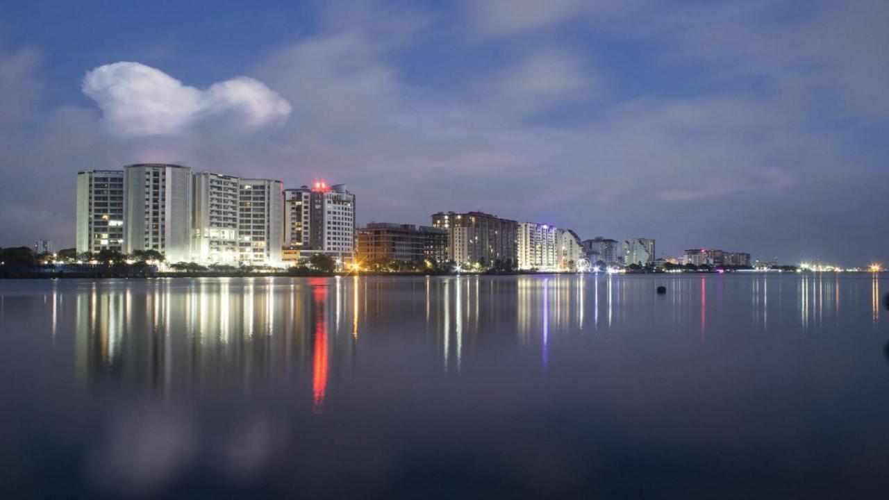 Holiday Inn Cochin, An Ihg Hotel Kochi Dış mekan fotoğraf